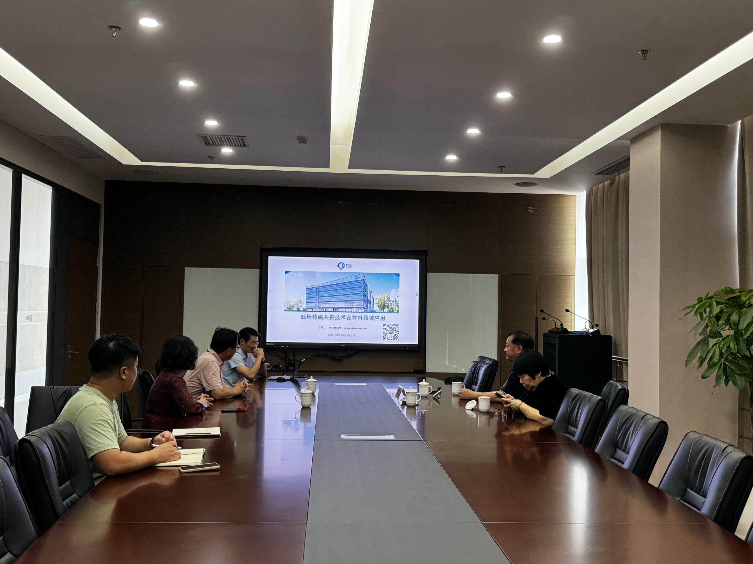 中国科学院江雷院士莅临乐竞官方网站-乐竞lejing（中国）
考察指导！